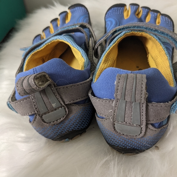VIBRAM SZ 38 (6.5-7) FIVE FINGER BLUE YELLOW ATHLETIC SHOE - Picture 9 of 9